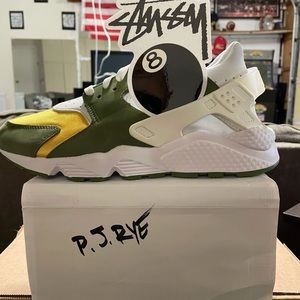 STUSSY HUARACHE
